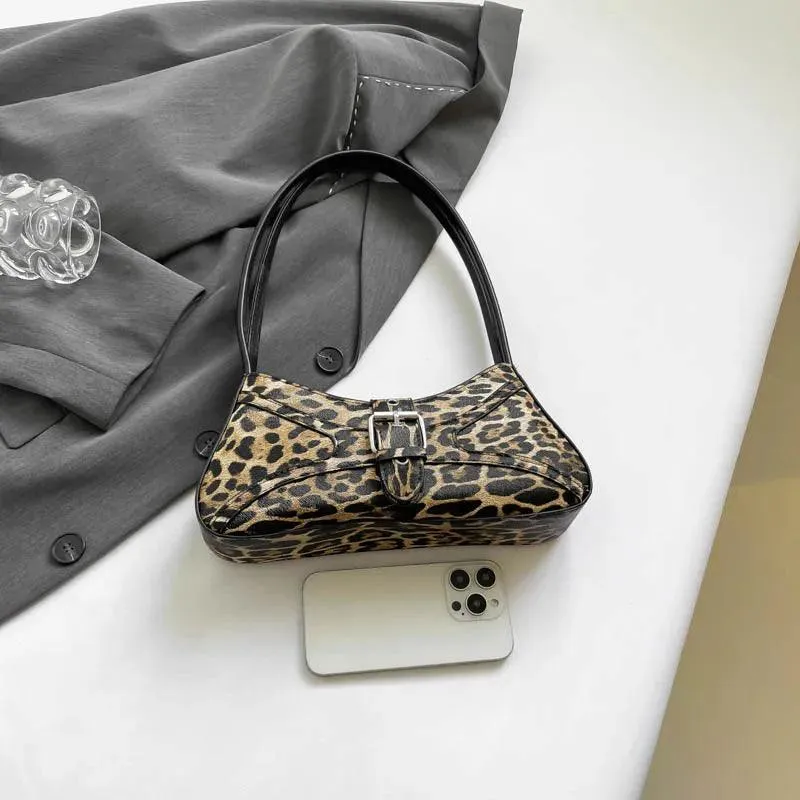 Leopard Underarm Bags Medium Women Zipper Belt Buckle Style Zipper Handbags