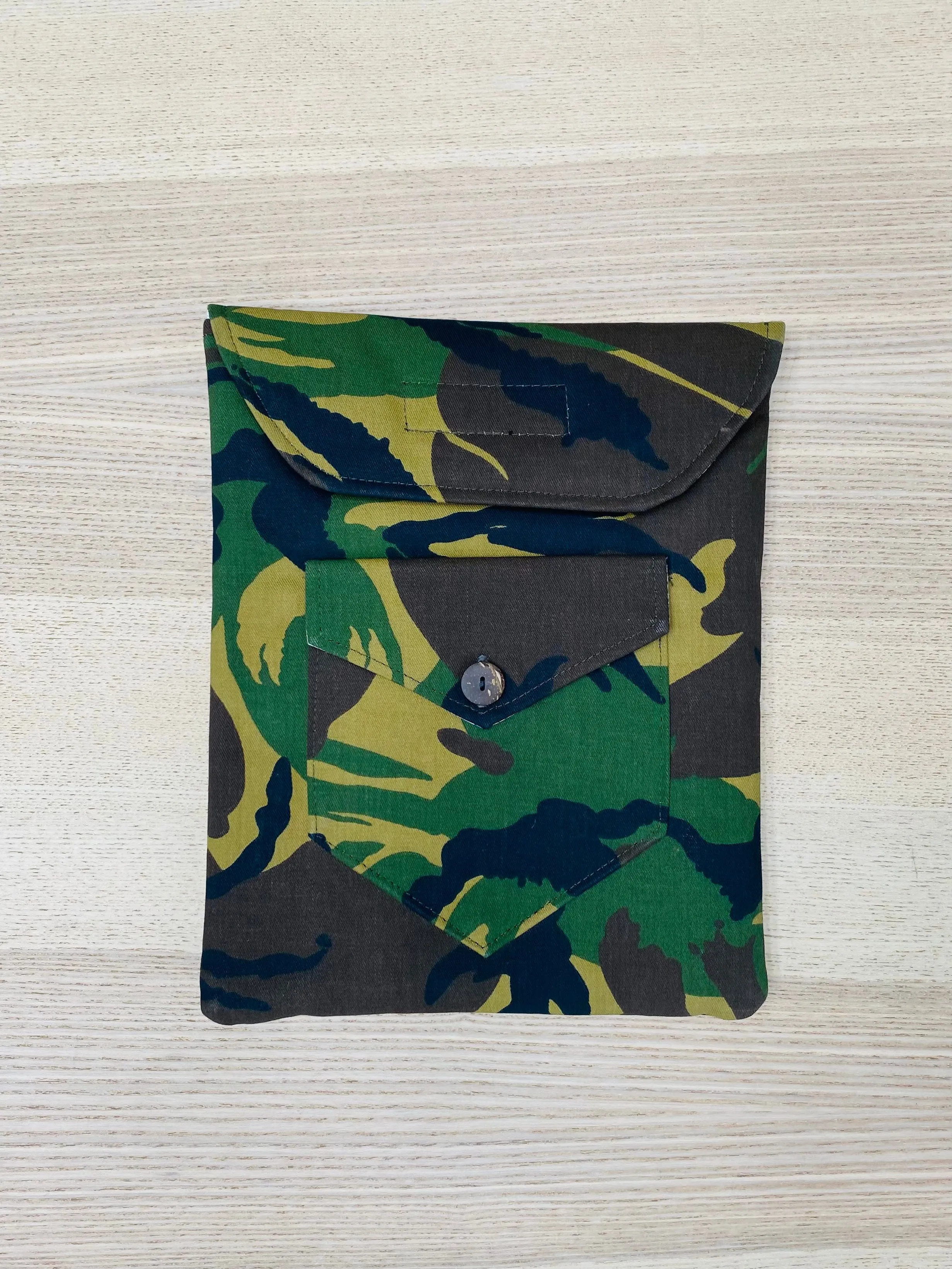 The Camo 10.5inch BeeKeeper Tablet/iPad Sleeve