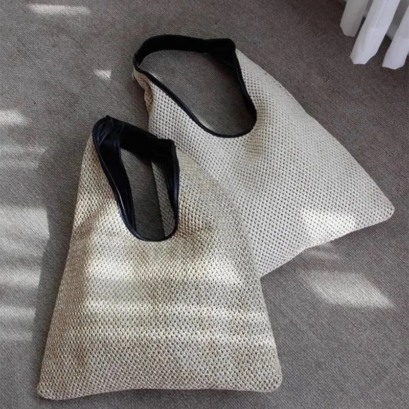 Wicker Beach Bag: Stylish and Functional Companion for Your Beach Days